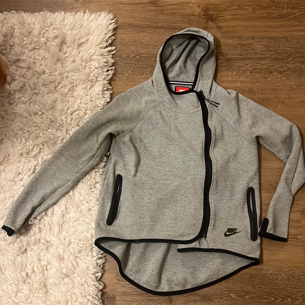 Nike sweatshirt
